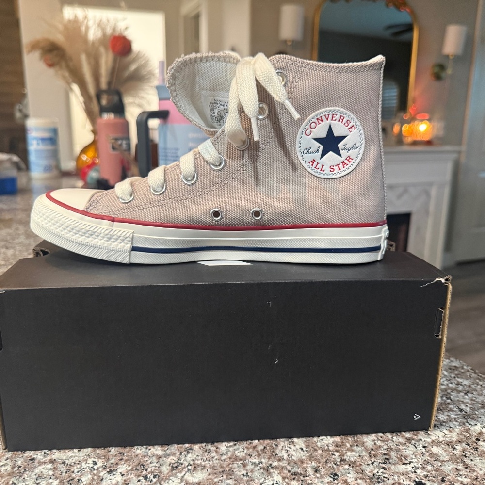Shoes - Picture 1 of 3